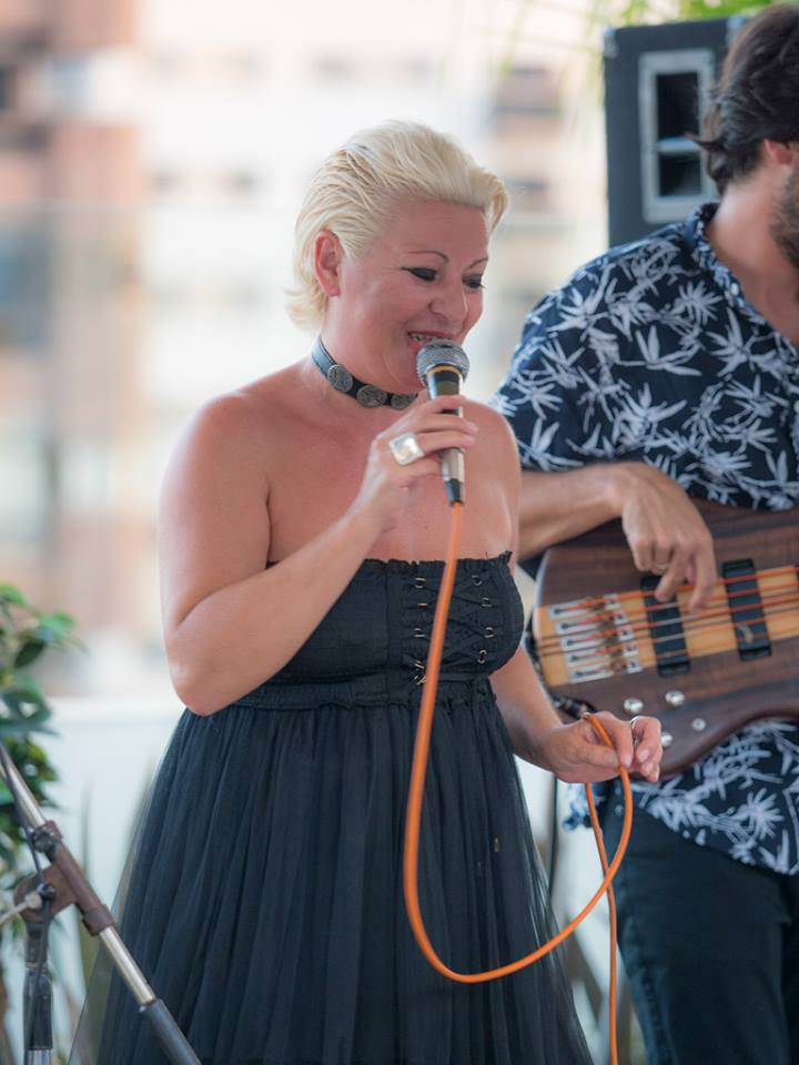 Lourdes del Pino voz Lito Blues Band